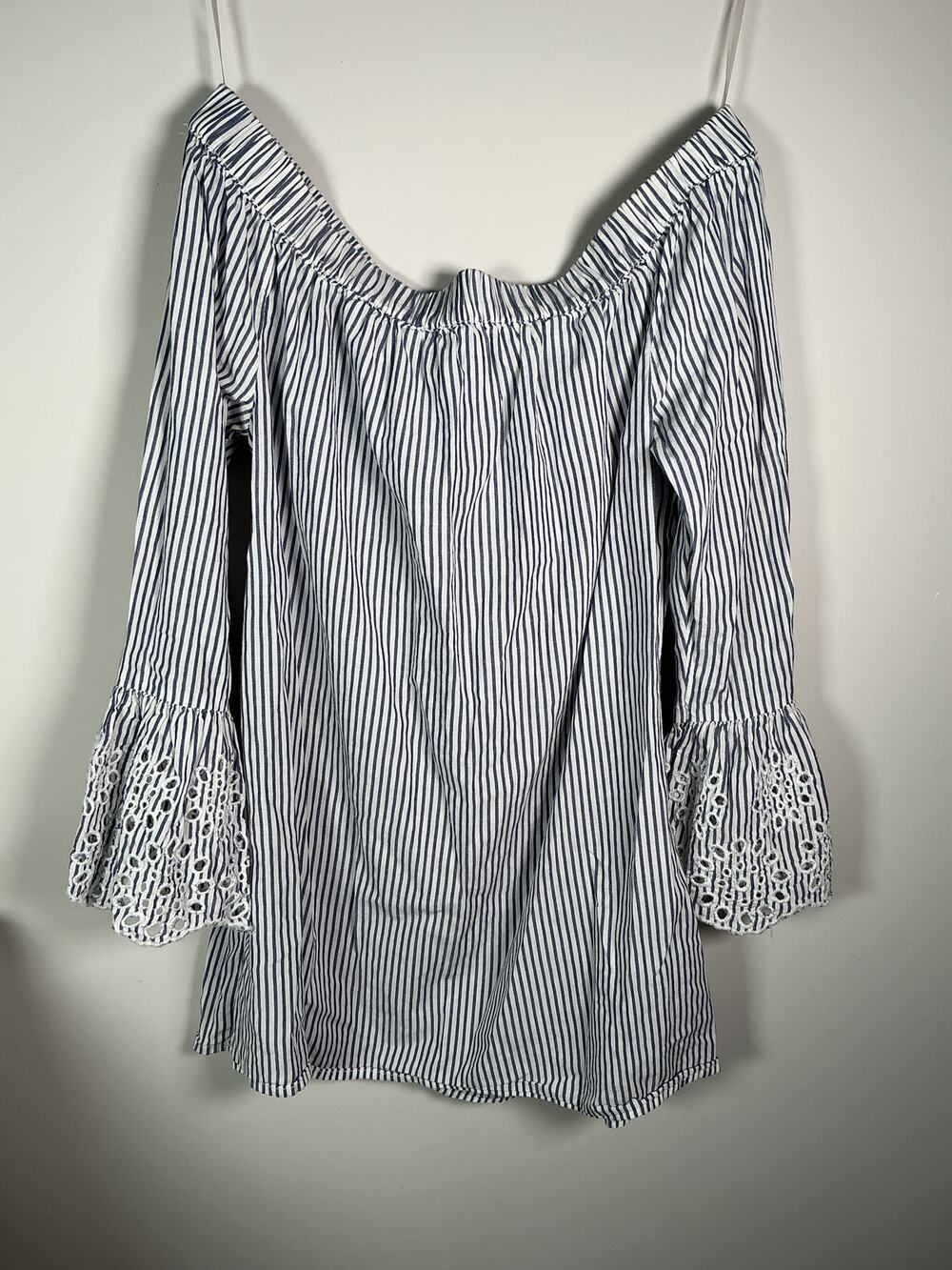 Chic Beachlunchlounge XS Off-Shoulder Blouse